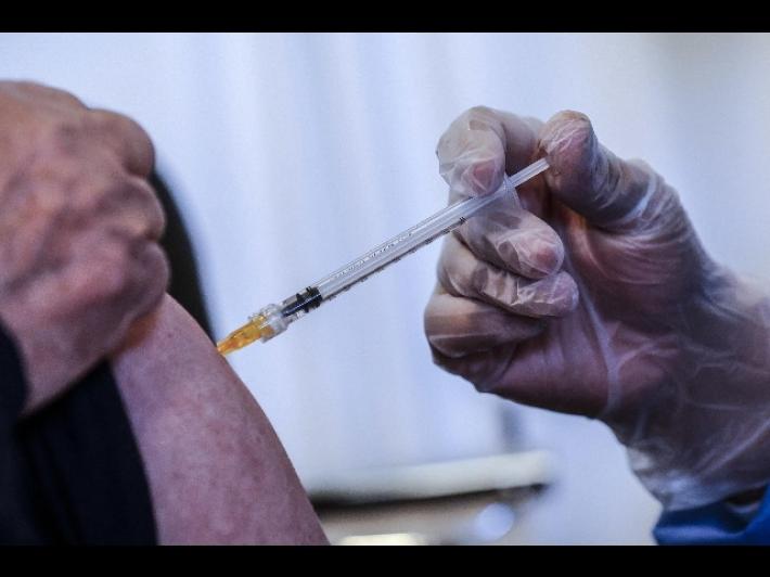 Ausl: "Mancano  35mila dosi, 1400 parmigiani dovranno aspettare"