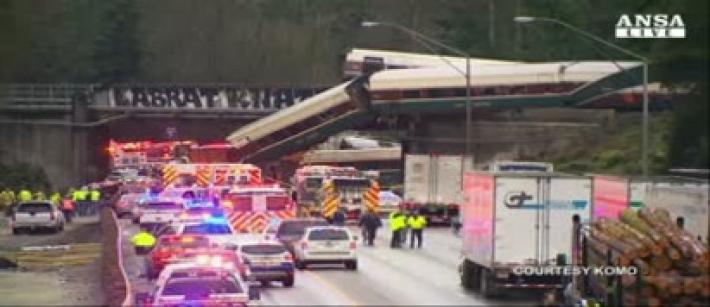Deraglia treno a Seattle, almeno 3 morti e 77 feriti