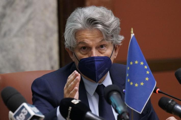 Breton: "A rischio il rinnovo del contratto Ue con AstraZeneca"