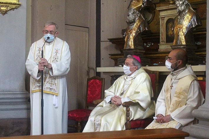 Don Gasparotto lascia, arriva padre Mario