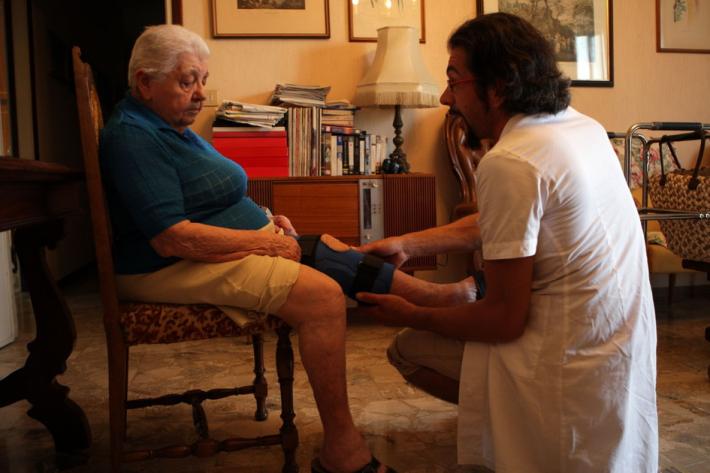 &laquo;Noi assistenti a domicilio, i &ldquo;dimenticati&rdquo; dei vaccini&raquo;