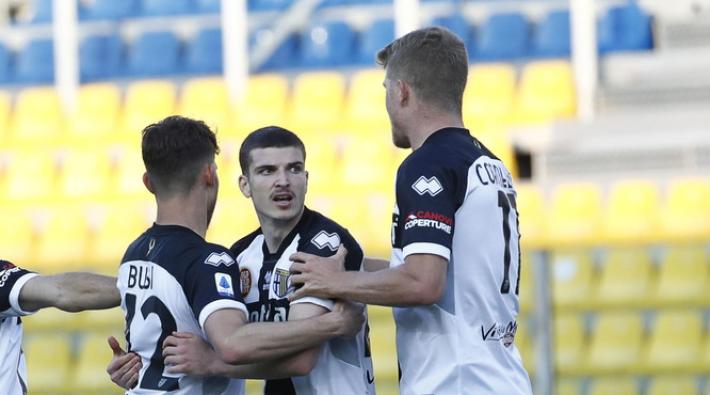 Parma, si salvano Mihaila e Cornelius