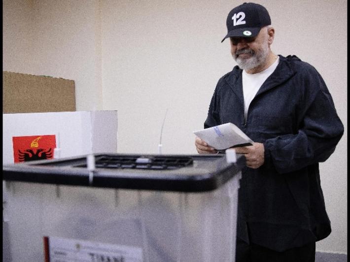 Albania: exit poll, testa a testa fra Rama e l'opposizione