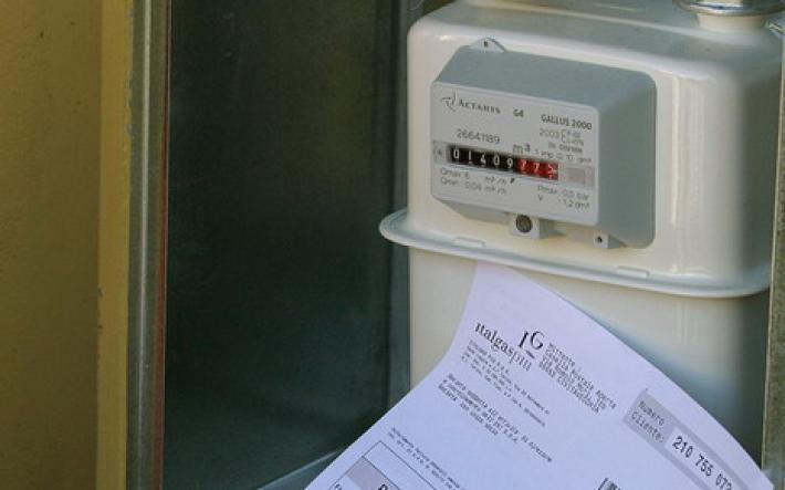 Luce e gas, nel 2023 erogati 2,4 miliardi ai meno abbienti