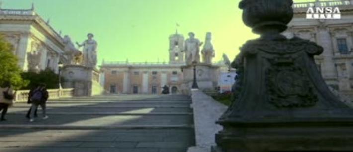 Raggi: non sapevo nulla della polizza