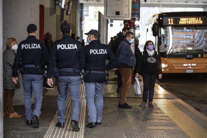 Studente derubato da due minorenni