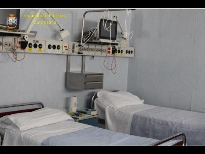 Covid in Italia: 256 vittime, casi al minimo da ottobre. I guariti sono 3,5 milioni 