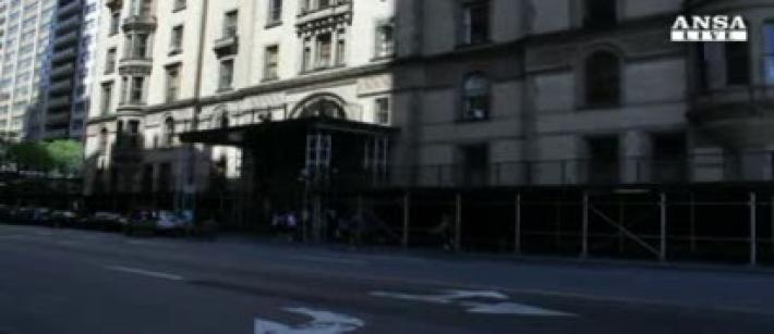 In vendita album firmato da Lennon per il suo killer