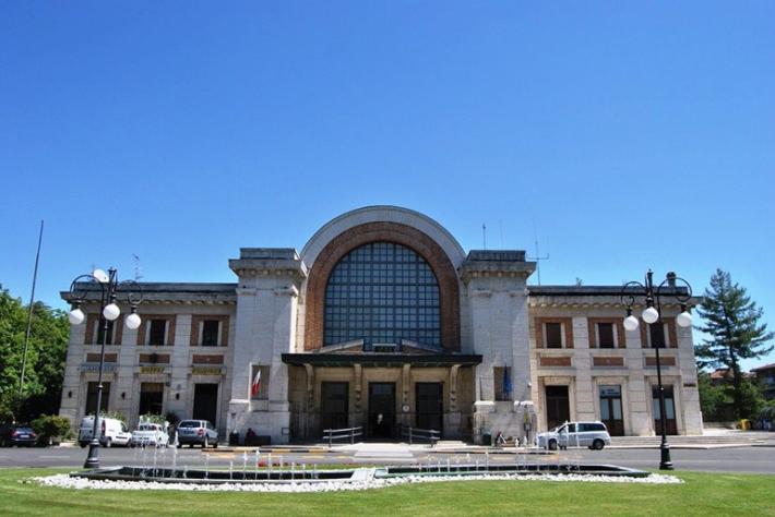 Evade dai domiciliari: ripreso poco prima di salire sul treno