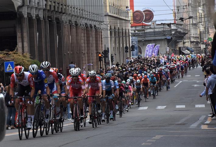 Giro d'Italia all'ora di pranzo, traffico in tilt? Marted&igrave; a Parma la 4a tappa della corsa rosa