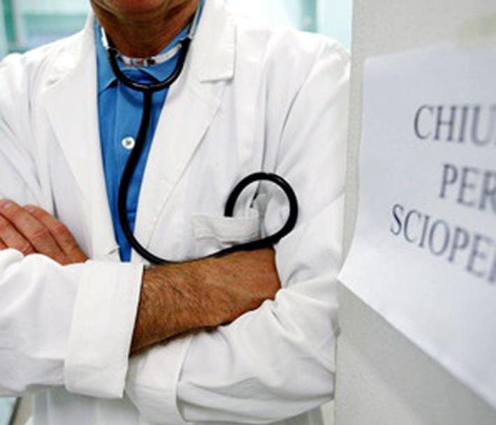 Il medico di base non la visita: finisce sotto accusa, ma viene prosciolto