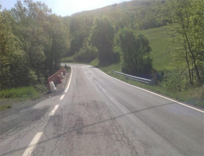 Valmozzola: senso unico alternato con semaforo sul ponte sulla provinciale 42