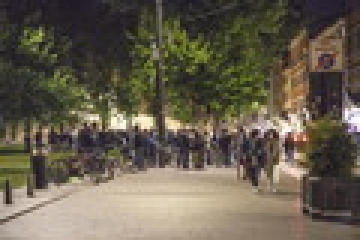 Coprifuoco violato: in centinaia per le strade dopo le 22