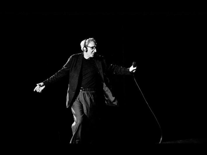 Invia alla moglie una  frase di Battiato, lei teme un suicidio