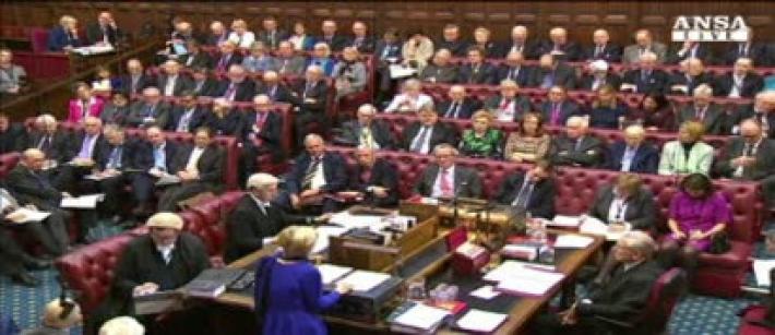 Brexit: schiaffo dei Lord alla May sui diritti ai cittadini Ue