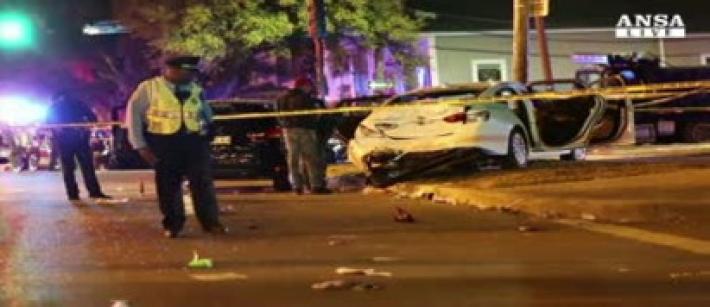 Auto su Carnevale New Orleans, 28 feriti