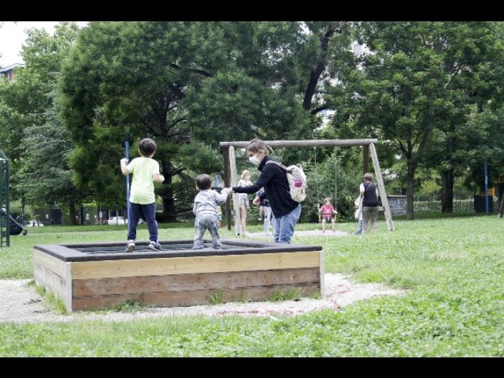Mascherine e posate monouso, le regole per centri estivi, parrocchie, palestre e nido
