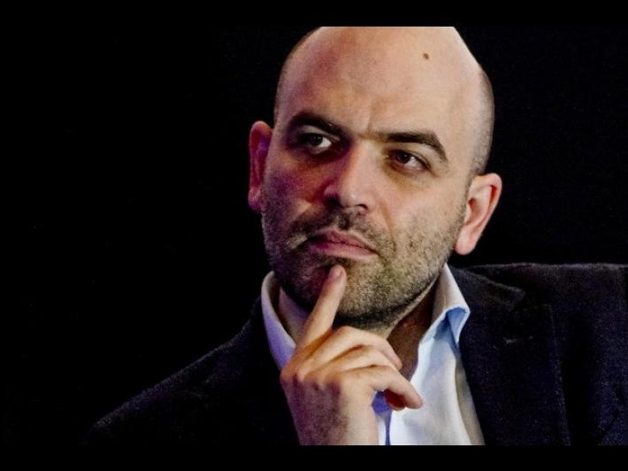 I dieci podcast pi&ugrave;  ascoltati del 2022: svetta Saviano, poi Picozzi e Lucarelli