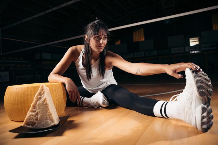 La pallavolista Caterina Bosetti nuova ambasciatrice del Parmigiano Reggiano
