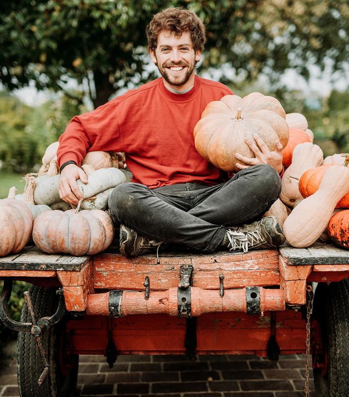 Massimo: "La laurea? Mi serve. Applico l'architettura nei campi"