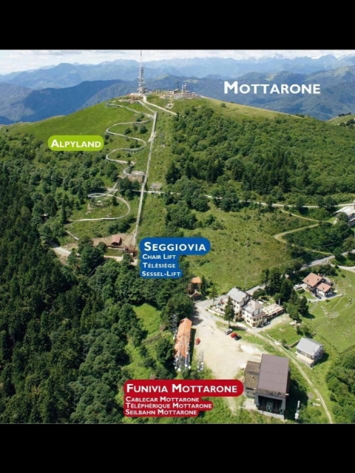 Mottarone, altro dolore: malore su un sentiero, muore un operatore tv