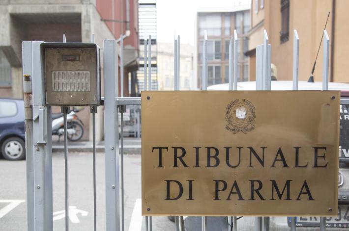 Un anno alla borseggiatrice inseguita in bici da un'80enne