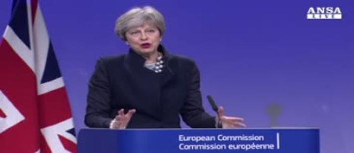 Brexit, la May vuole mani libere sul commercio