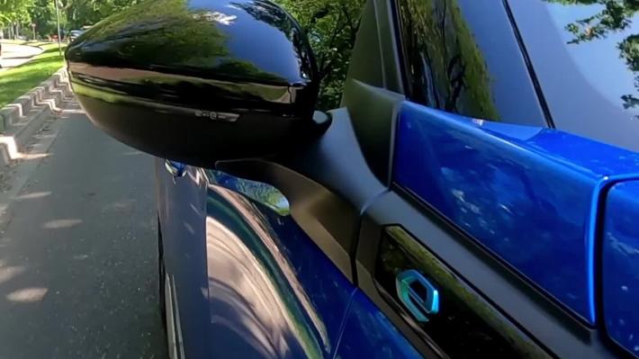 Peugeot e-208 e SUV e-2008, il futuro della mobilit&agrave; elettrica