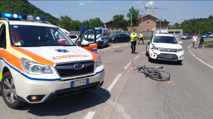 Traversetolo, bici contro auto. Un ferito grave