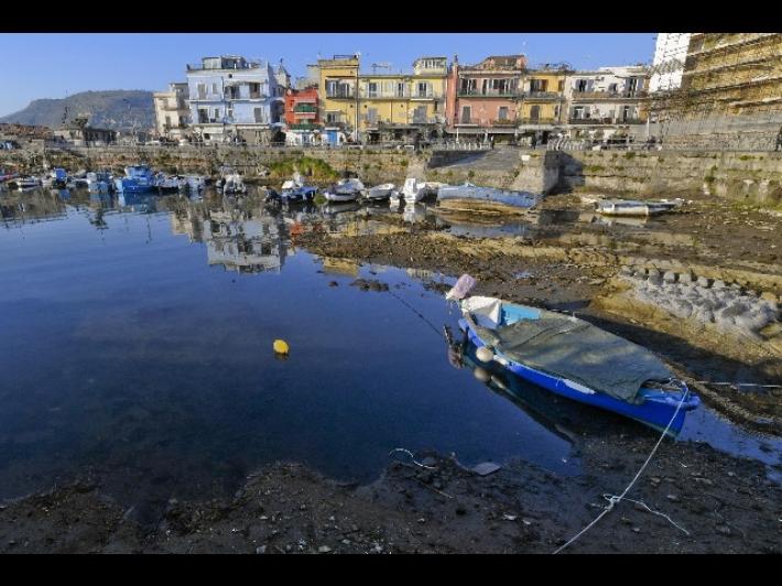 Rubate le scarpe da calcio ai giocatori della Puteolana