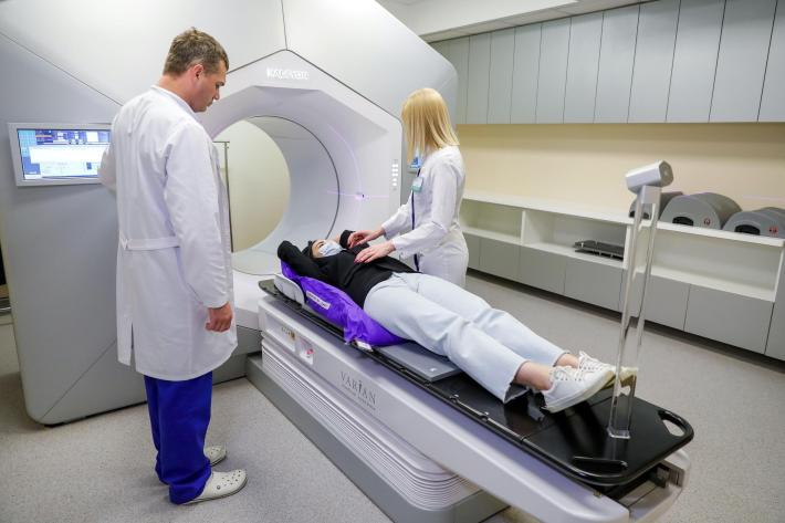 Dalla California al Maggiore: &egrave; arrivato oggi il terzo acceleratore lineare per la Radioterapia