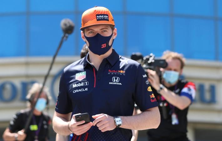  Baku: Verstappen prevale nelle prime libere, poi le Ferrari