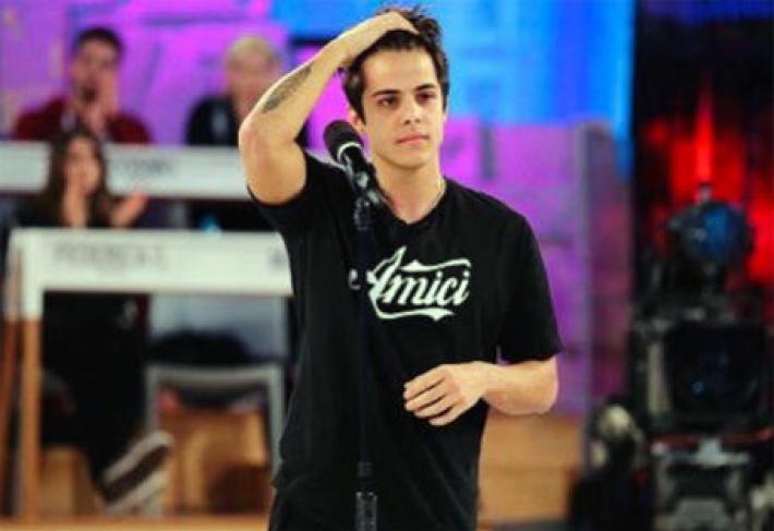 Emorragia cerebrale, il cantante Michele Merlo (X Factor, Amici) ricoverato in gravi condizioni