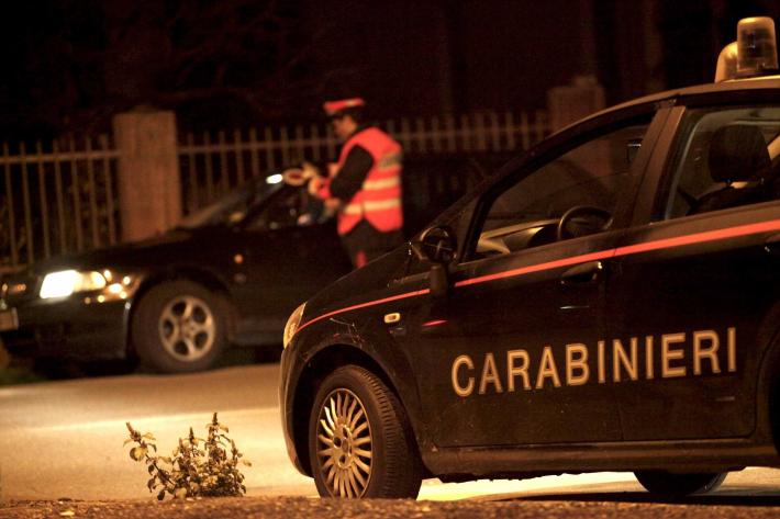 Al Parco Corazza dopo il coprifuoco: fuggi fuggi all'arrivo dei carabinieri
