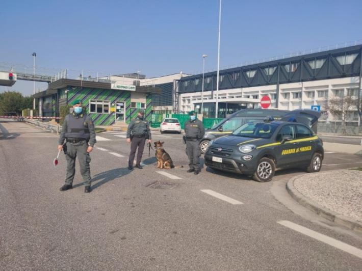 Booking accusata di evasione di 153 milioni di Iva in Italia