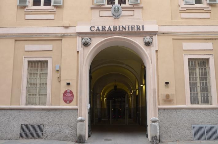 Individuato il ladro seriale di vino, alimentari e bici dalle cantine del centro: &egrave; un 43enne