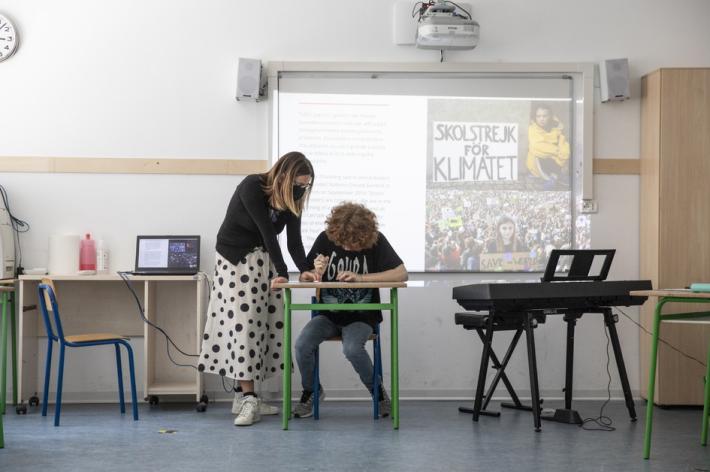 Esami di terza media: ecologia, razzismo, diritti delle donne. E note di Bob Dylan e Pink Floyd