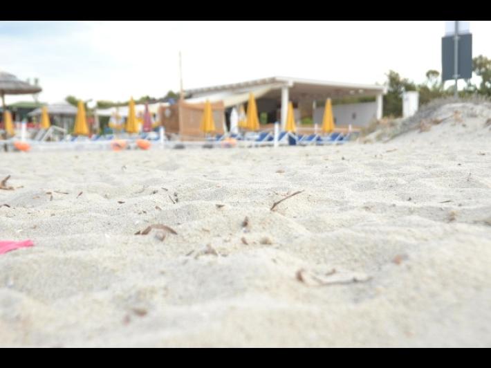 Atti osceni davanti a dei ragazzini in spiaggia a Bellaria: la polizia salva dal linciaggio un 45enne parmense