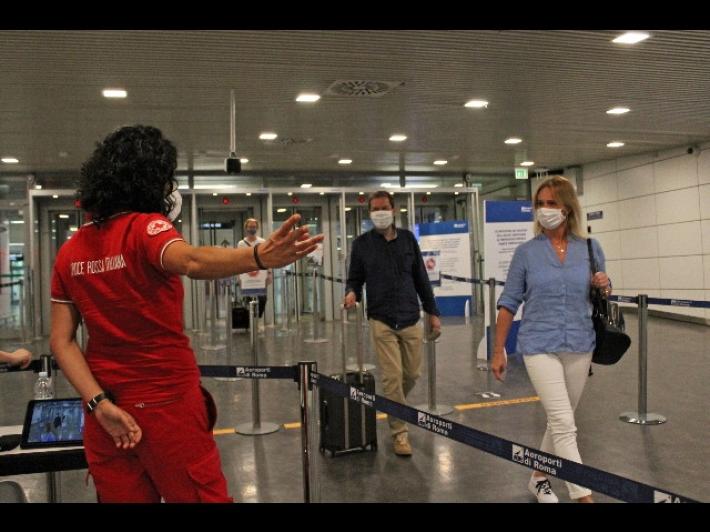 Cinque giorni di quarantena per chi arriva (in Italia) dalla Gran Bretagna