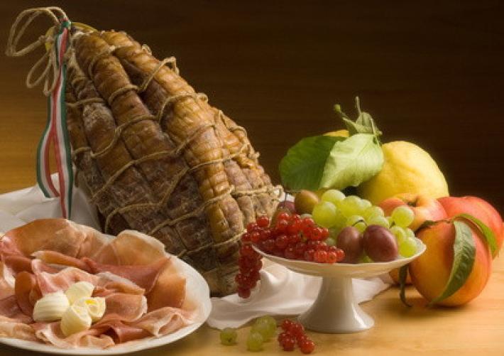 Chef Anedda e Bersellini, guida turistica e quiz con premi Dop: Parma Alimentare si presenta ai giornalisti francesi