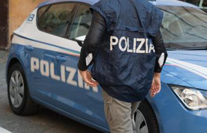 Tenta di stuprare una clochard, fermato dai passanti e arrestato 