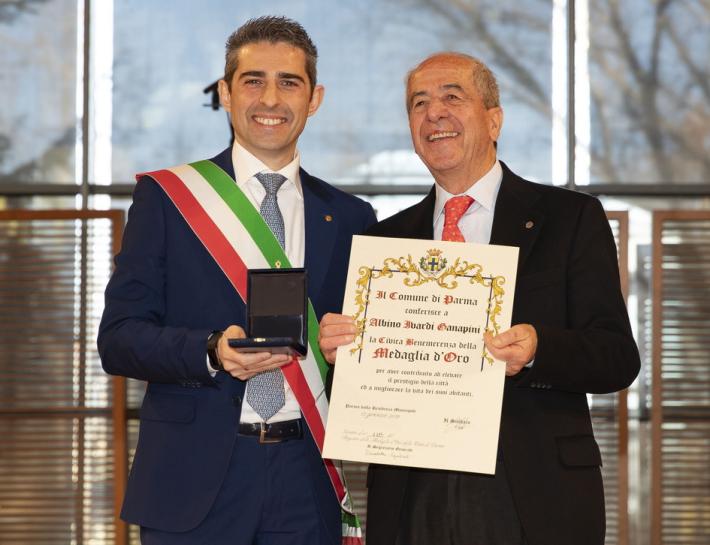 Ganapini professore ad honorem: &laquo;Il vero onore &egrave; servire la comunit&agrave;&raquo;