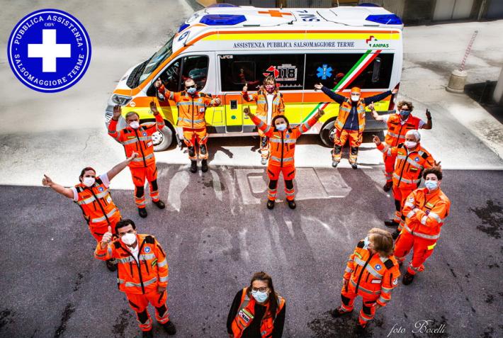 Il volontariato, la felicit&agrave; e l'economia del dono