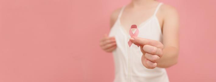 Rischio cancro al seno, prime econografie a 25 anni