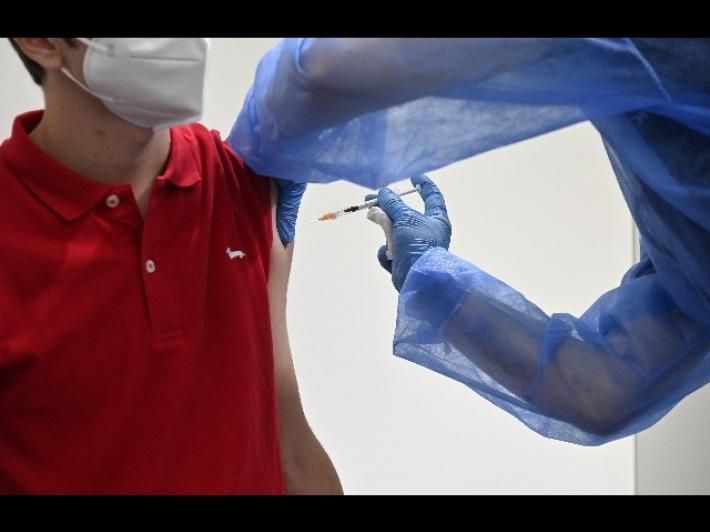 Monitoraggio Iss: "Focolai di variante Delta, urge un'alta copertura vaccinale"