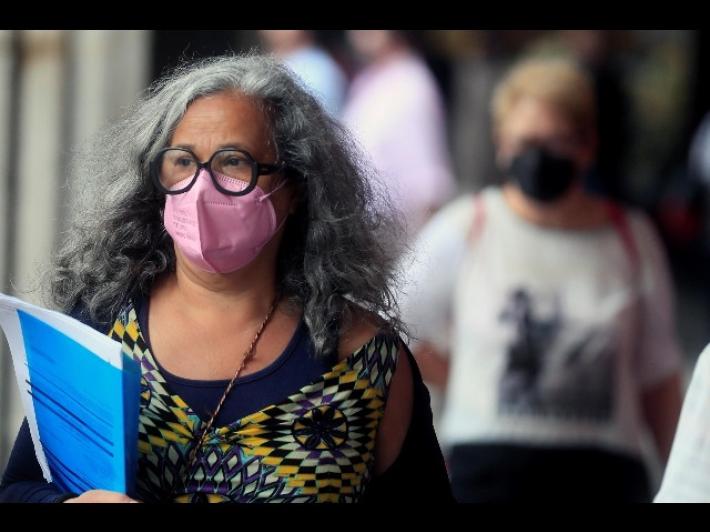 Costa: "Via le mascherine all'aperto dall'11 febbraio"