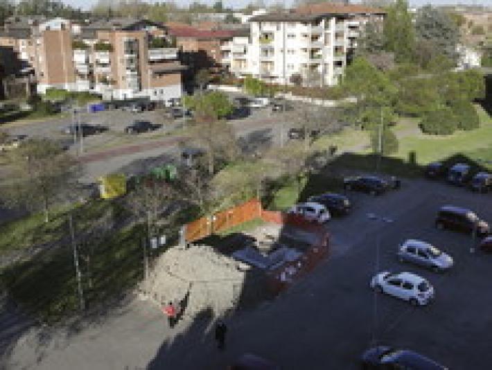 Antenna di via Passo della Cisa, il Difensore civico regionale al Comune: "Valutare lo spostamento"