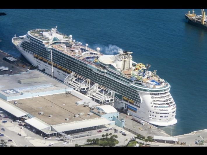Tornano crociere in Usa, prima nave salpata da Florida