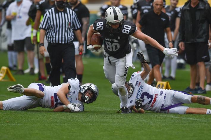 I Panthers strapazzano i Guelfi 55-20 e volano al Superbowl