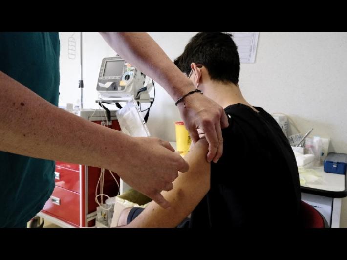 Iss: 6 regioni e due province autonome a rischio moderato, 13 a rischio basso. Risale l'Rt in tutta Italia